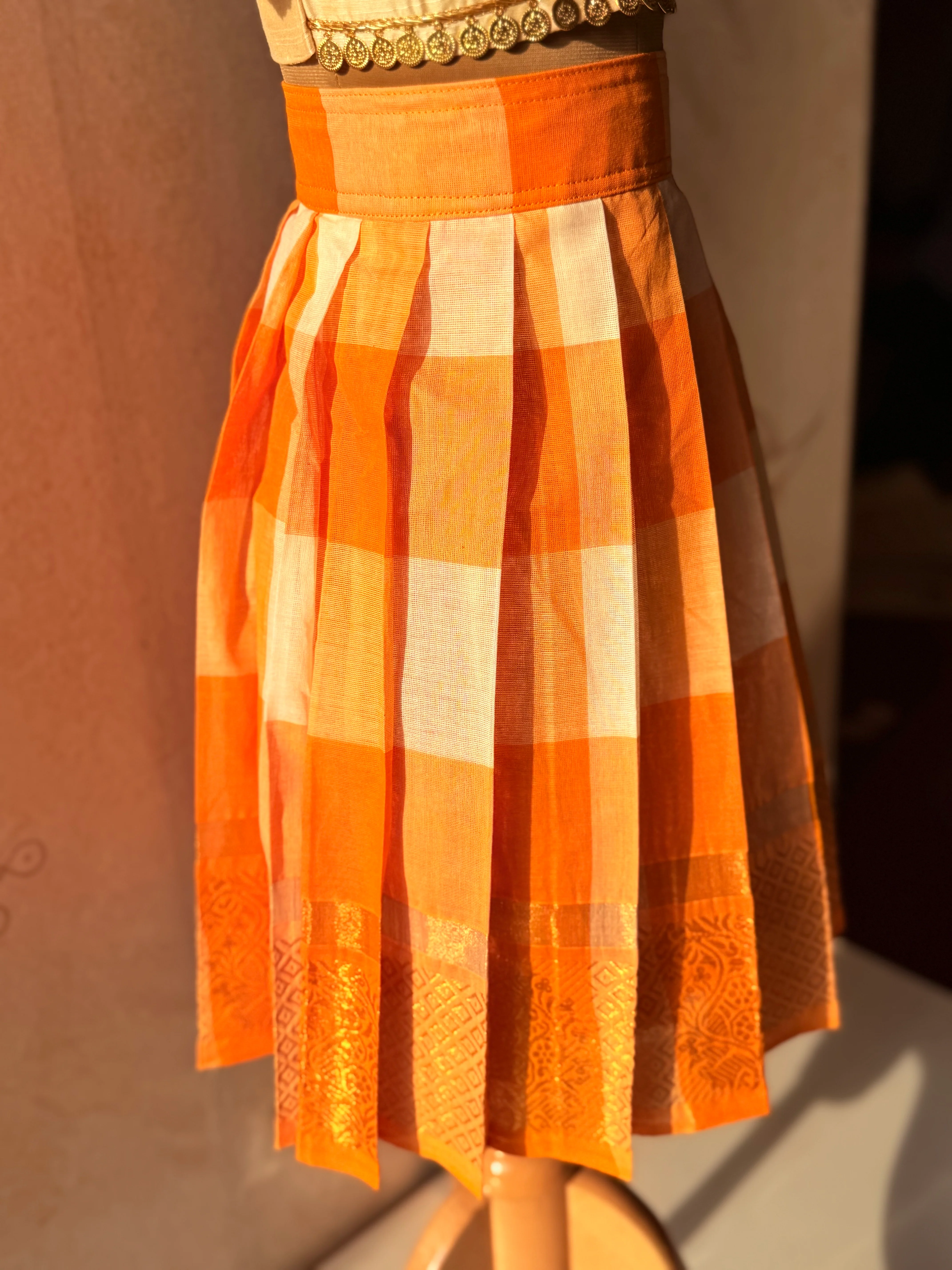Aarna - Crop top and skirt - Image 4