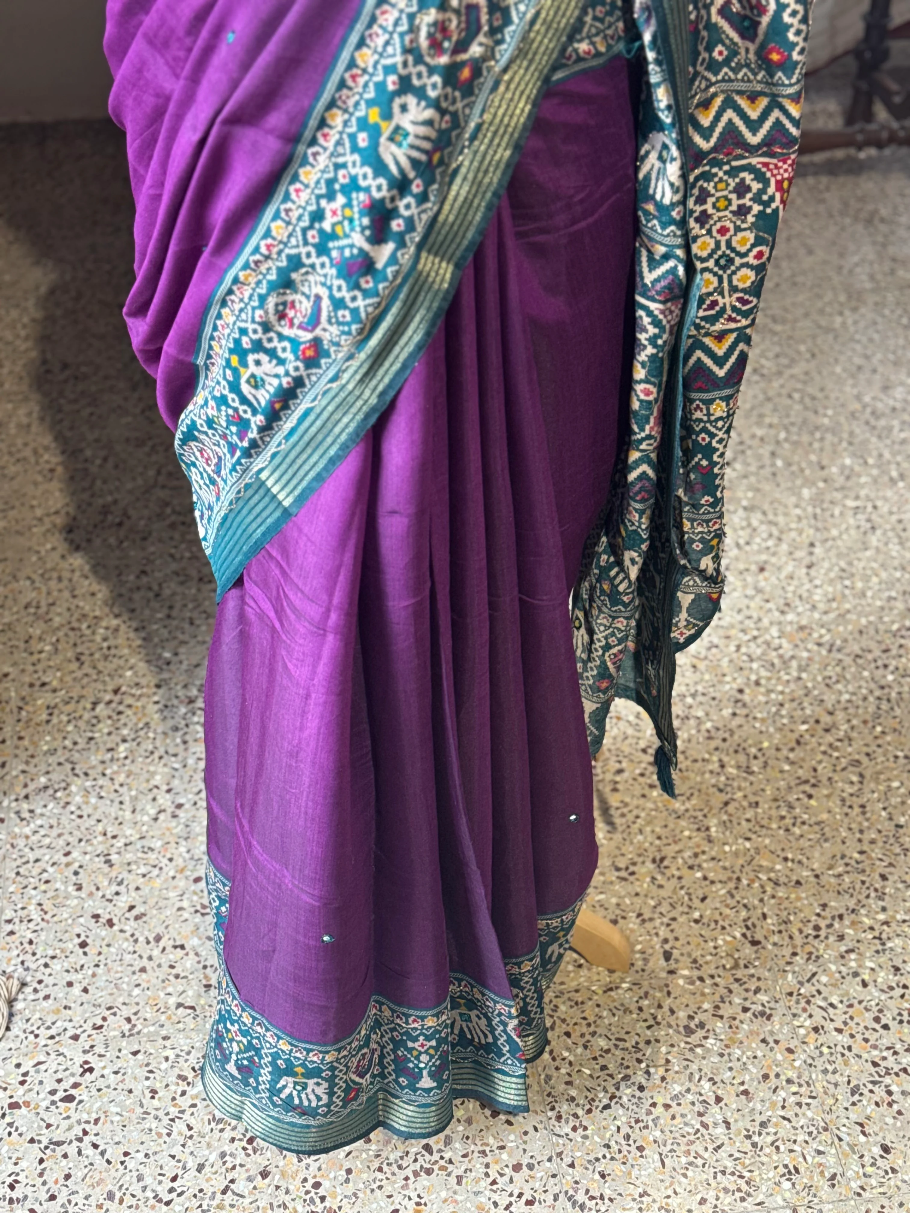 Cotton Patola Saree With Mirror Work - Image 2