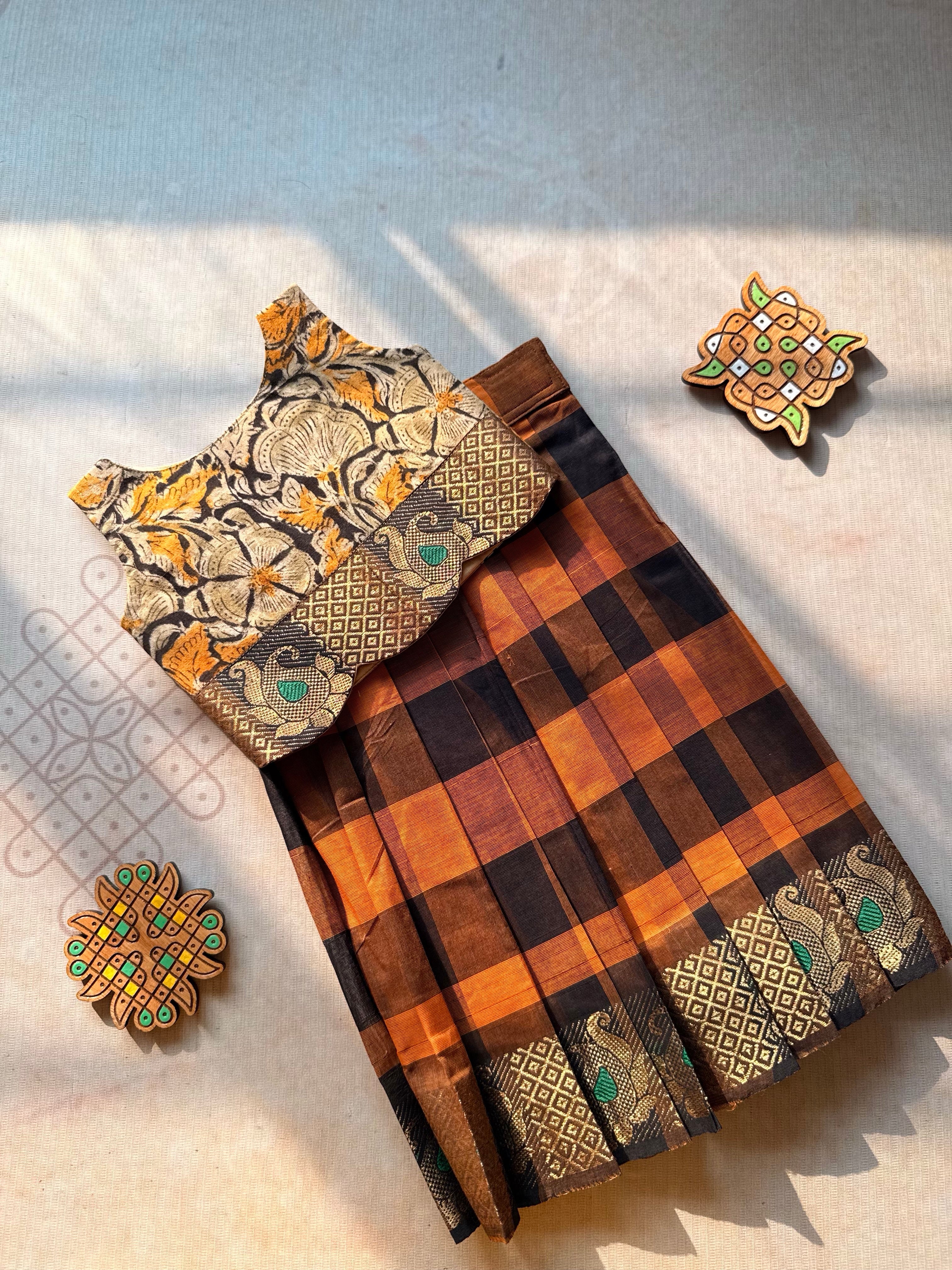Dheerga- Crop top and skirt - Express - Image 2