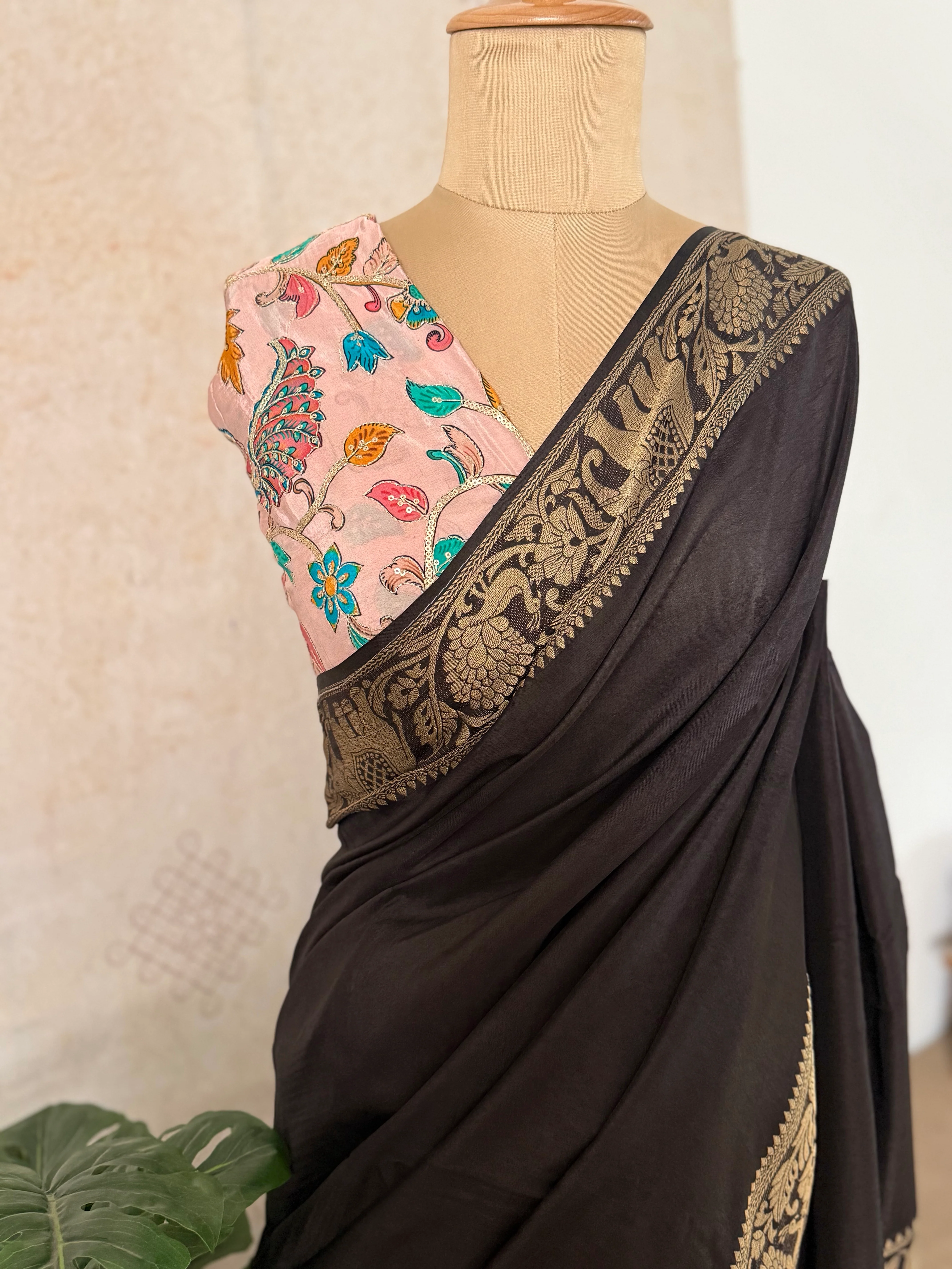 Dola Silk Saree with Antique Gold Elephant Zari Border & Grand Pallu - Image 3
