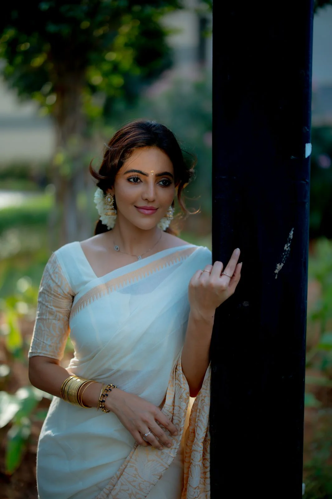Kaashi - Onam Saree - Image 4