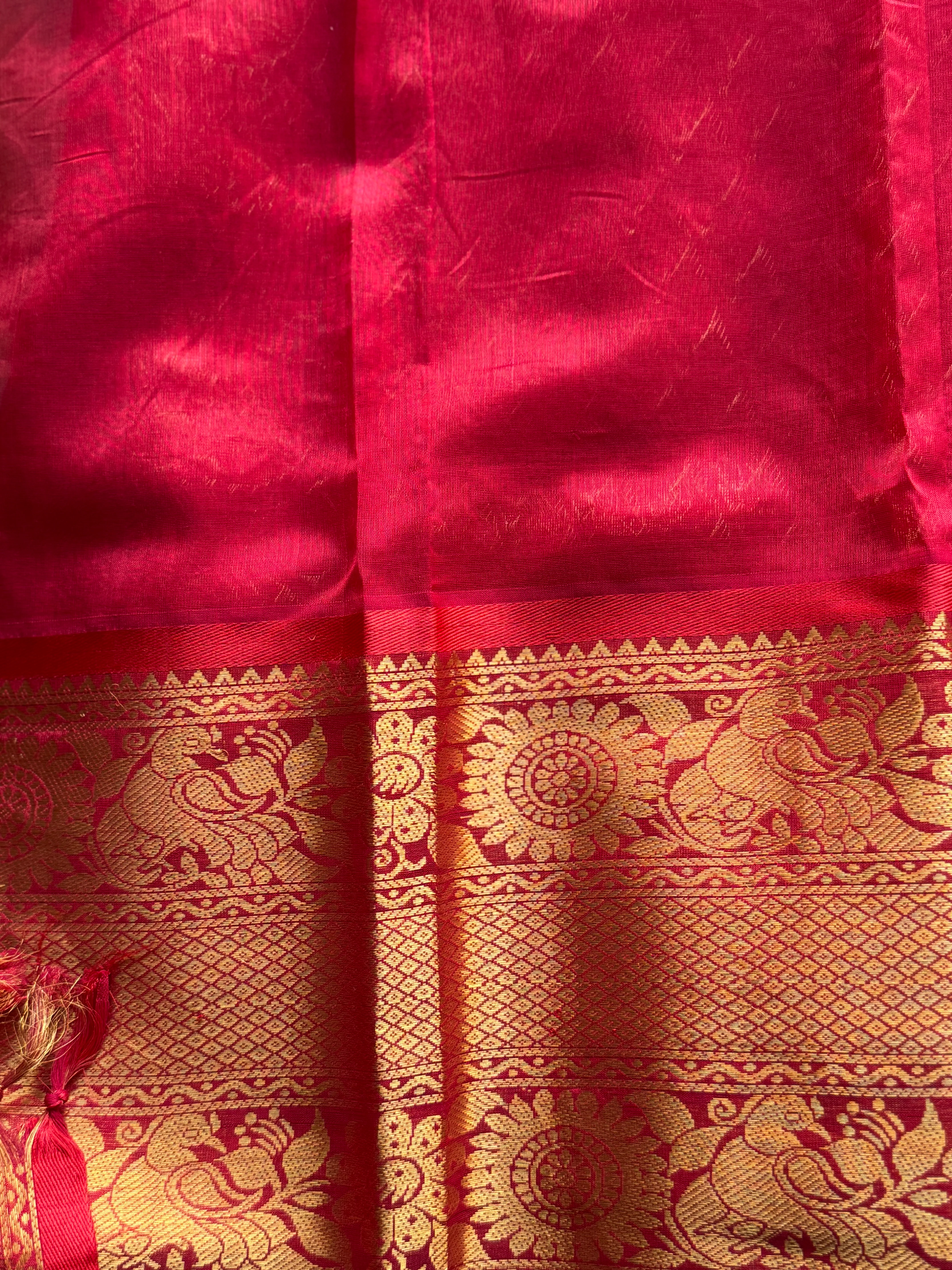 Kuppadam Silk Cotton Saree – Soft Beige & Red with Traditional Golden Zari Border - Image 5