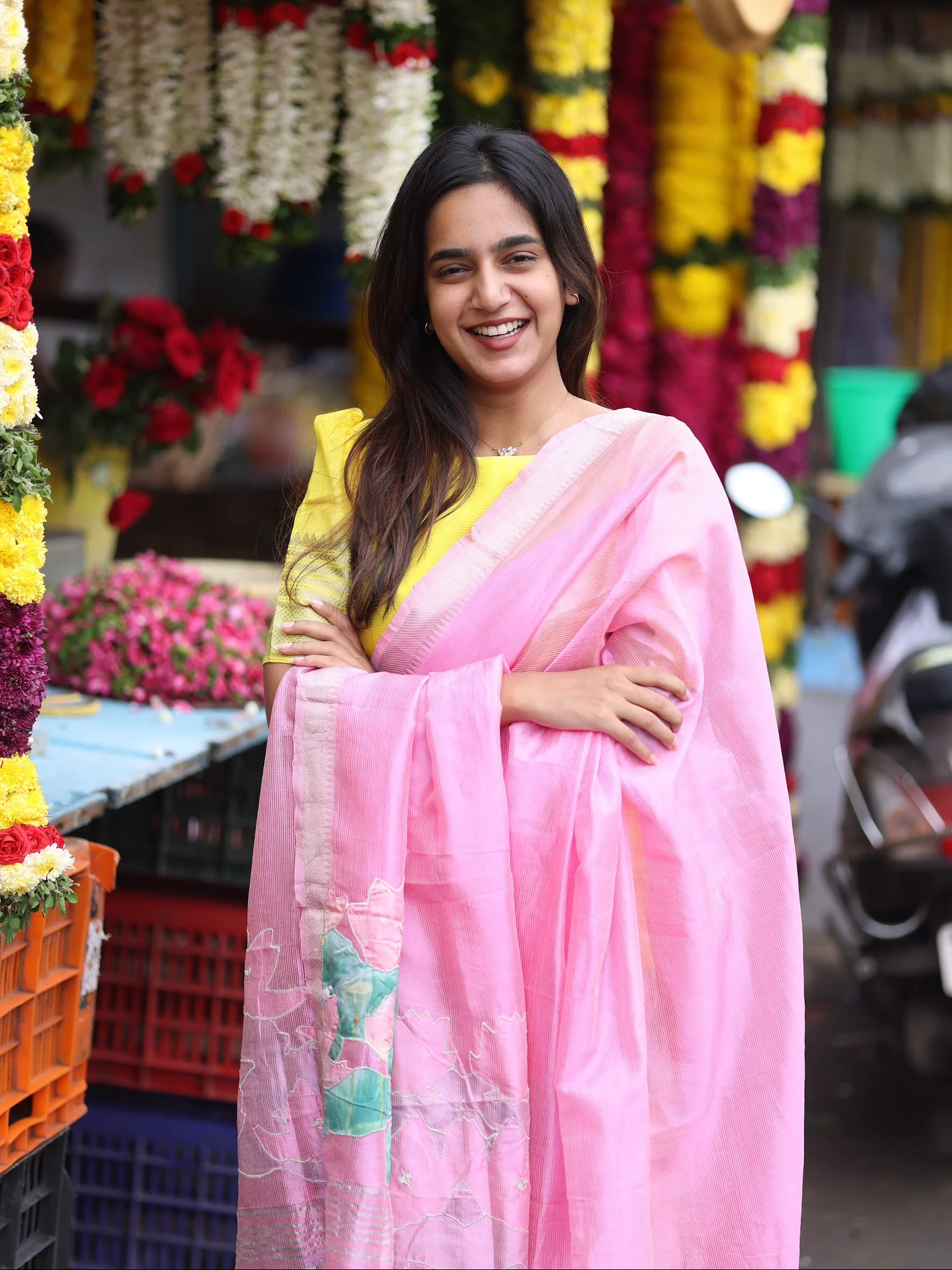 Mangalgiri Silk - Kurta + Dupatta with Applique Express - Image 5