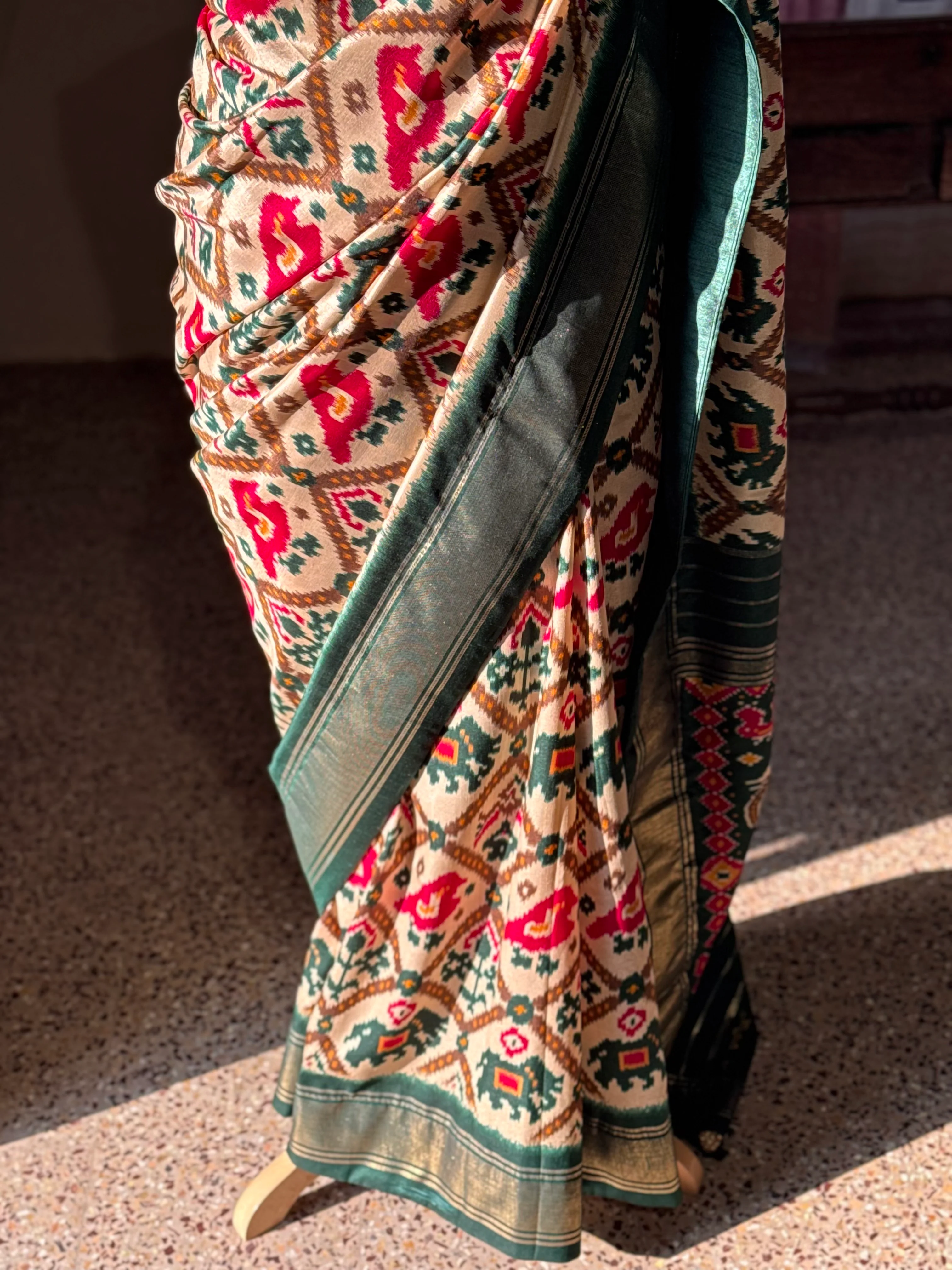Semi Dola Silk Patola Saree - Image 3