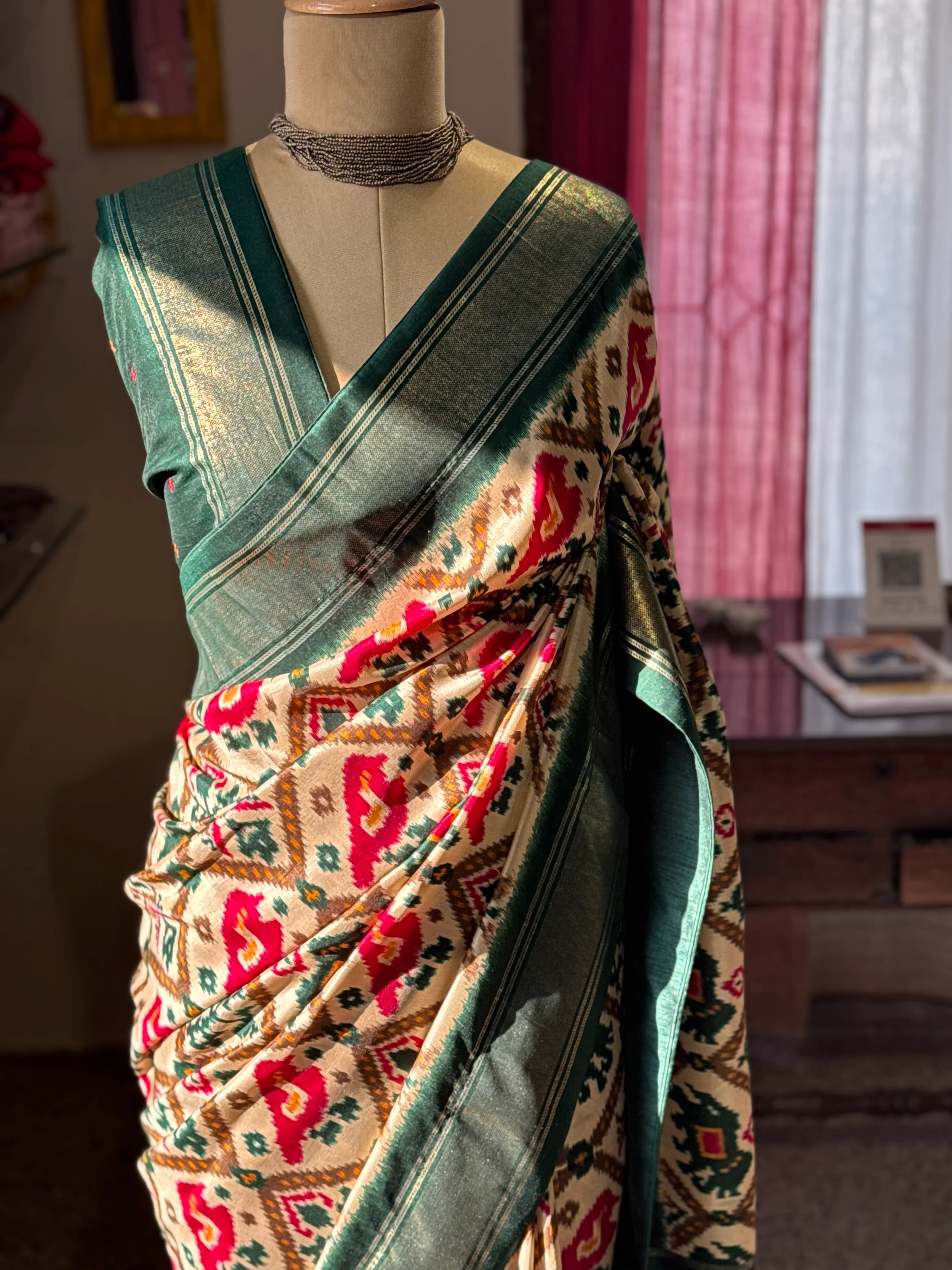 Semi Dola Silk Patola Saree - Image 4