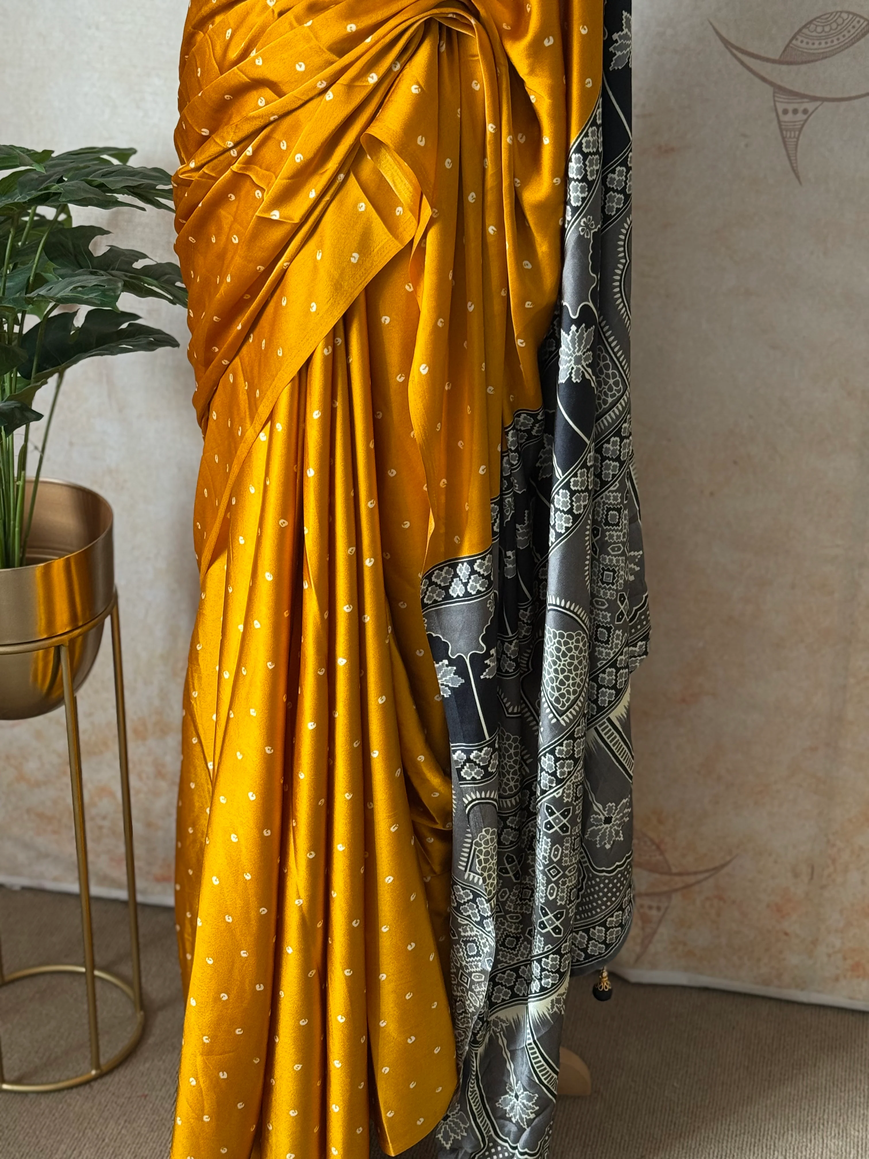 Mustard Modal Saree with Silver Buttas with Ajrakh Pallu - Image 4